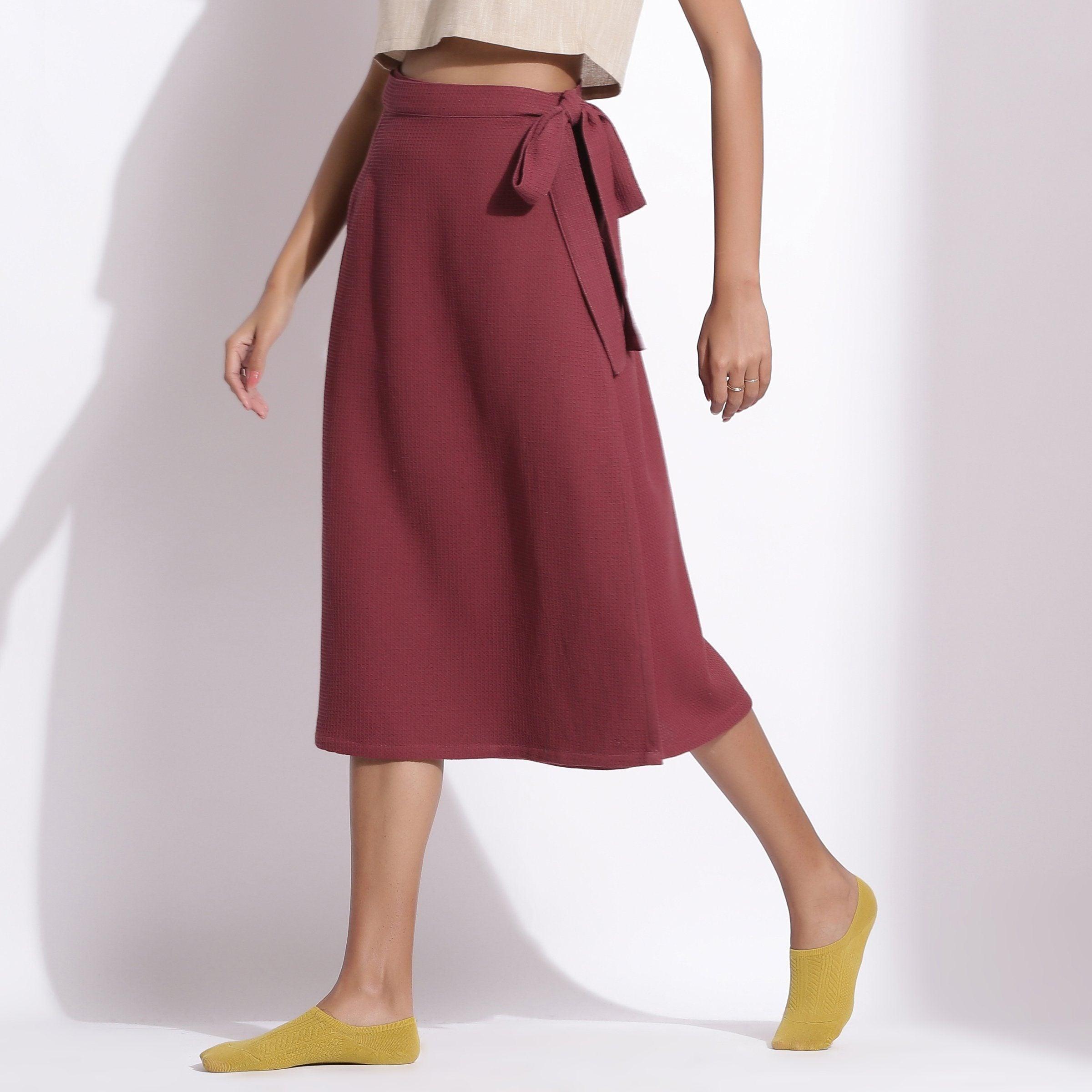 http://seamsfriendly.com/cdn/shop/products/barn-red-cotton-waffle-wrap-skirt-wrap-skirt-472791.jpg?v=1709634519