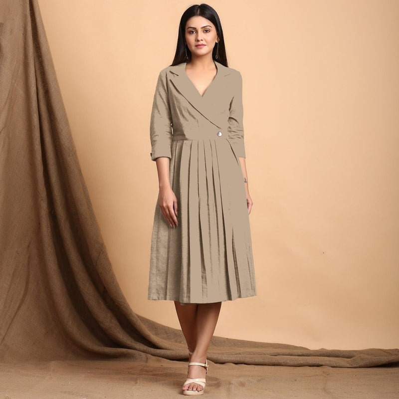 Beige Cotton Flax Notched Collar Midi Pleated Wrap Dress 68" / Petite (5'1" and below) Beige Cotton Flax Notched Collar Midi Pleated Wrap Dress 68" / Petite (5'1" and below)
