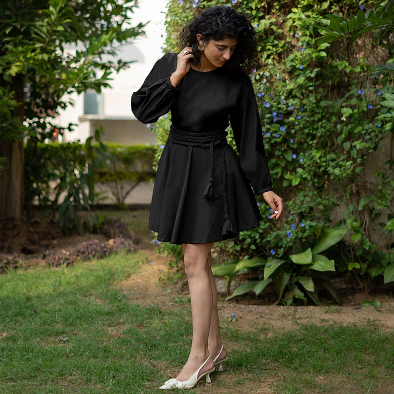 Buy Black Cotton Poplin Fit and Flare Balloon Sleeves Short Dress Online at SeamsFriendly Buy Black Cotton Poplin Fit and Flare Balloon Sleeves Short Dress Online at SeamsFriendly
