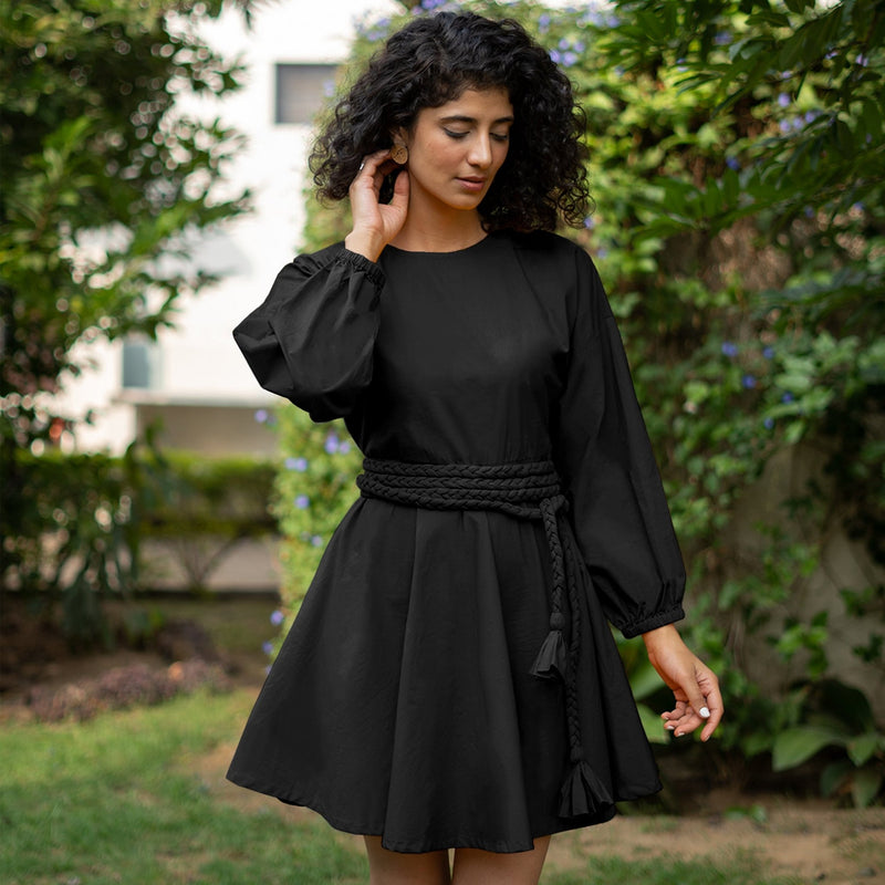 Black Cotton Poplin Fit and Flare Balloon Sleeves Short Dress 58" / Petite (5'1" and below) Black Cotton Poplin Fit and Flare Balloon Sleeves Short Dress 58" / Petite (5'1" and below)