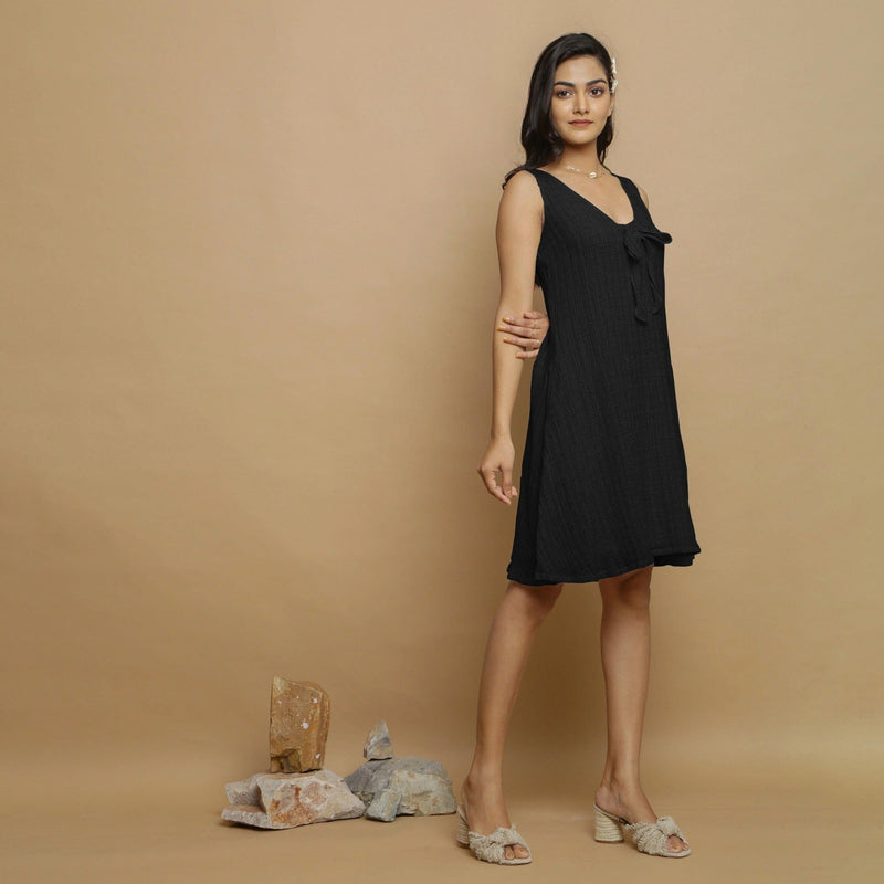 Black Crinkled Cotton Flax Deep Neck Sleeveless Short Dress