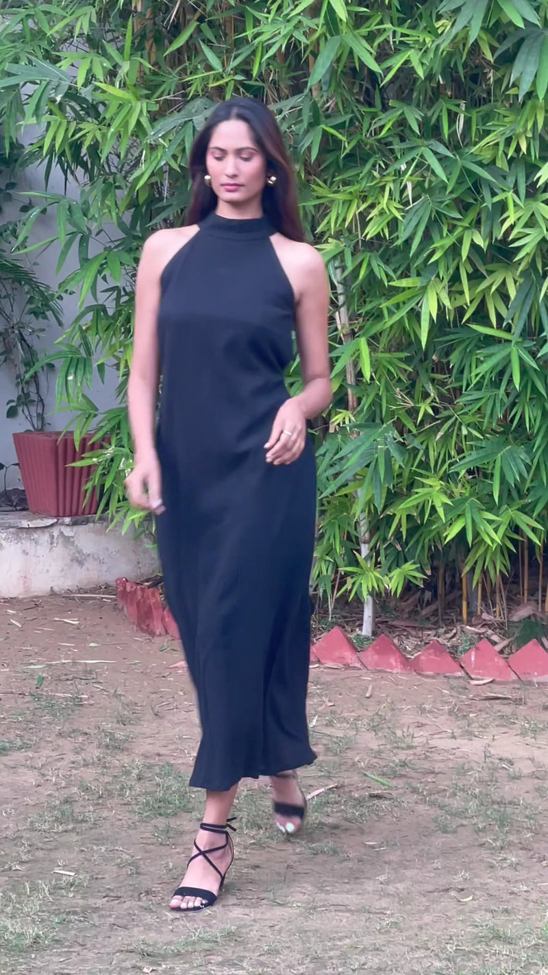 Black Crinkled Cotton Flax Halter Neck Maxi Dress 38" / Custom Height (Free) Black Crinkled Cotton Flax Halter Neck Maxi Dress 38" / Custom Height (Free)