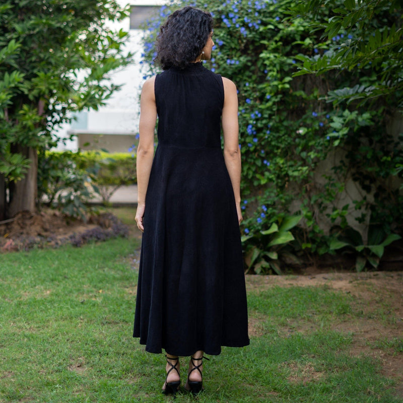 Black Warm Cotton Corduroy High-Neck Sleeveless Slit Dress 26" / Tall (5'7" and above) Black Warm Cotton Corduroy High-Neck Sleeveless Slit Dress 26" / Tall (5'7" and above)