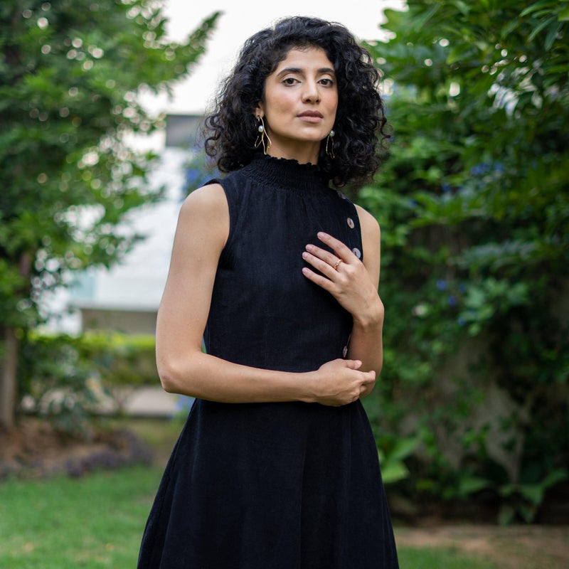 Black Warm Cotton Corduroy High-Neck Sleeveless Slit Dress 38" / Petite (5'1" and below) Black Warm Cotton Corduroy High-Neck Sleeveless Slit Dress 38" / Petite (5'1" and below)