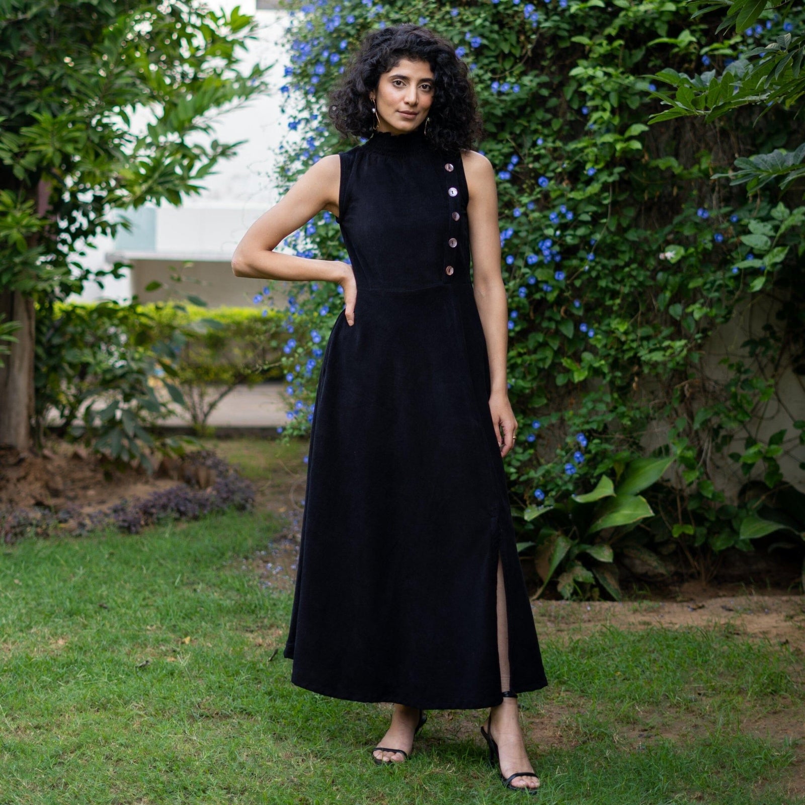 Black Warm Cotton Corduroy High-Neck Sleeveless Slit Dress 62" / Tall (5'7" and above) Black Warm Cotton Corduroy High-Neck Sleeveless Slit Dress 62" / Tall (5'7" and above)