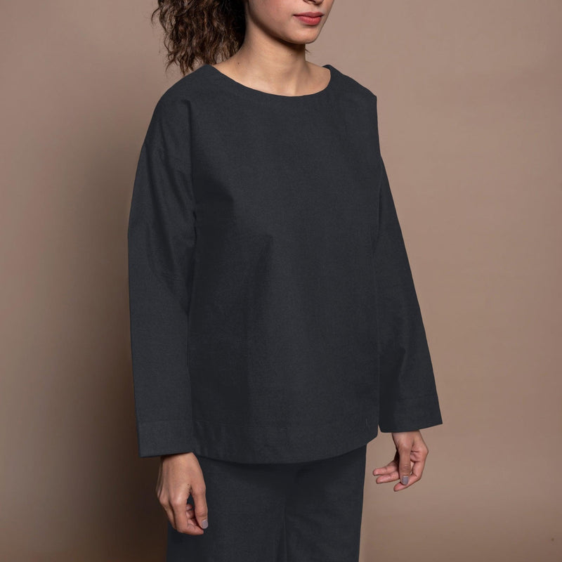 Front Detail of a Model wearing Black Warm Cotton Flannel Round Neck Sweatshirt