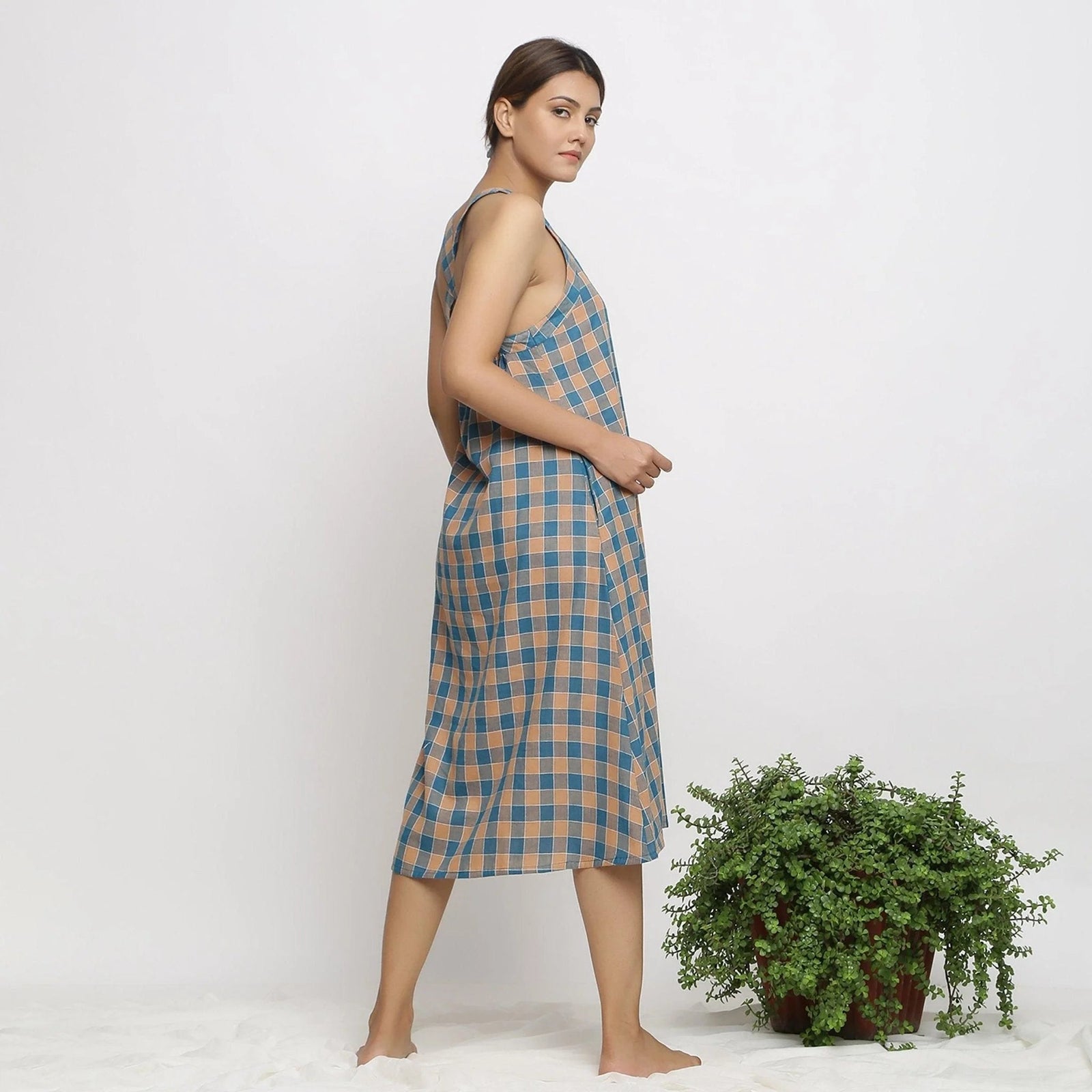 Buy Bottle Green Checks Cotton Muslin Square Neck Midi Dress Online at  SeamsFriendly