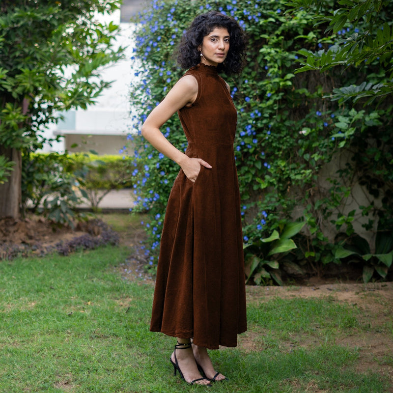Brown Warm Cotton Corduroy High-Neck Sleeveless Slit Dress 42" / Regular (5'2" - 5'6") Brown Warm Cotton Corduroy High-Neck Sleeveless Slit Dress 42" / Regular (5'2" - 5'6")