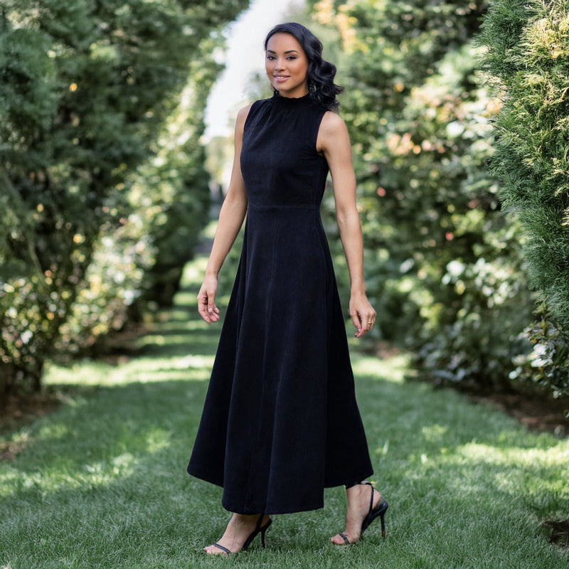 Moonlight Black Warm Cotton Corduroy High-Neck Sleeveless Slit Dress 52" / Regular (5'2" - 5'6") Moonlight Black Warm Cotton Corduroy High-Neck Sleeveless Slit Dress 52" / Regular (5'2" - 5'6")