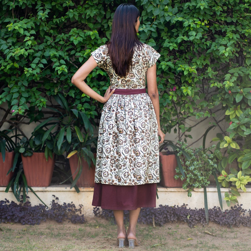 Reversible Floral Block Printed Cotton V-Neck Maxi Wrap Dress 30" / Tall (5'7" and above) Reversible Floral Block Printed Cotton V-Neck Maxi Wrap Dress 30" / Tall (5'7" and above)