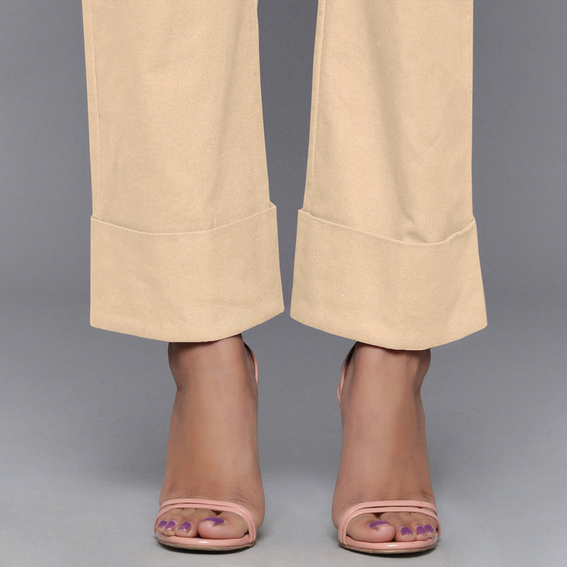 Close View of a Model wearing Beige Flannel Rolled-Up Straight Pant